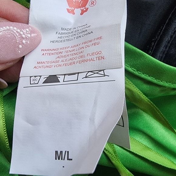 DC Superheroes Poison Ivy Adult Deluxe Corset & Glovelettes Halloween Costume - Picture 10 of 10